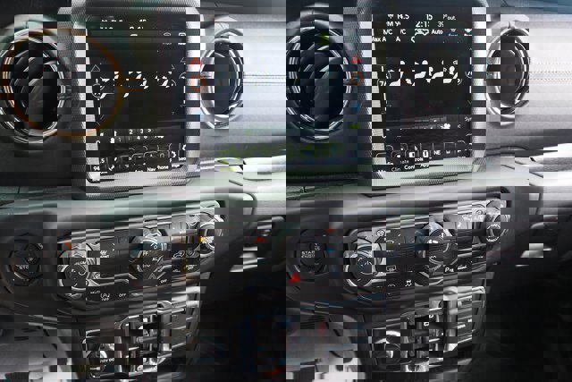 Used 2021 Jeep Gladiator Overland image 24