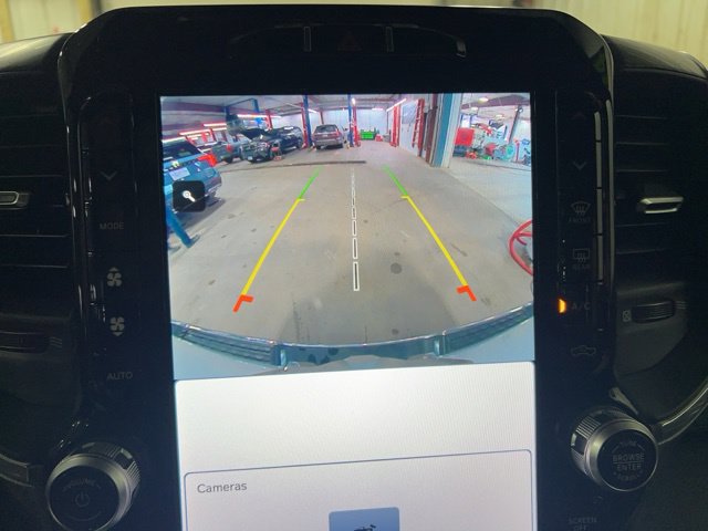 Used 2024 RAM 1500 Laramie AWD/4WD image 4