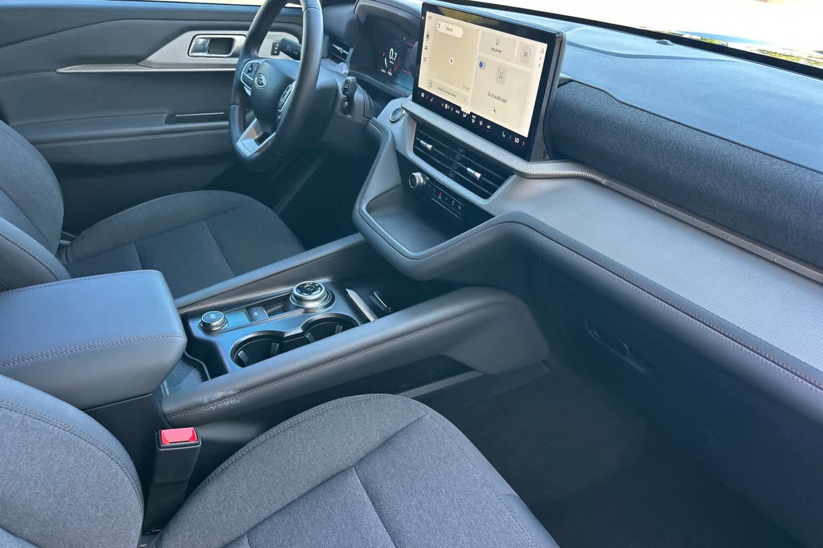 Certified 2025 Ford Explorer Active RWD image 18