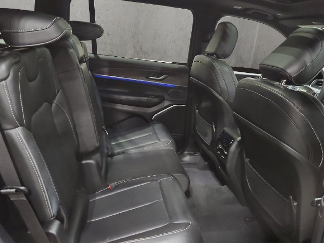 Used 2023 Jeep Grand Cherokee L Overland AWD/4WD image 21