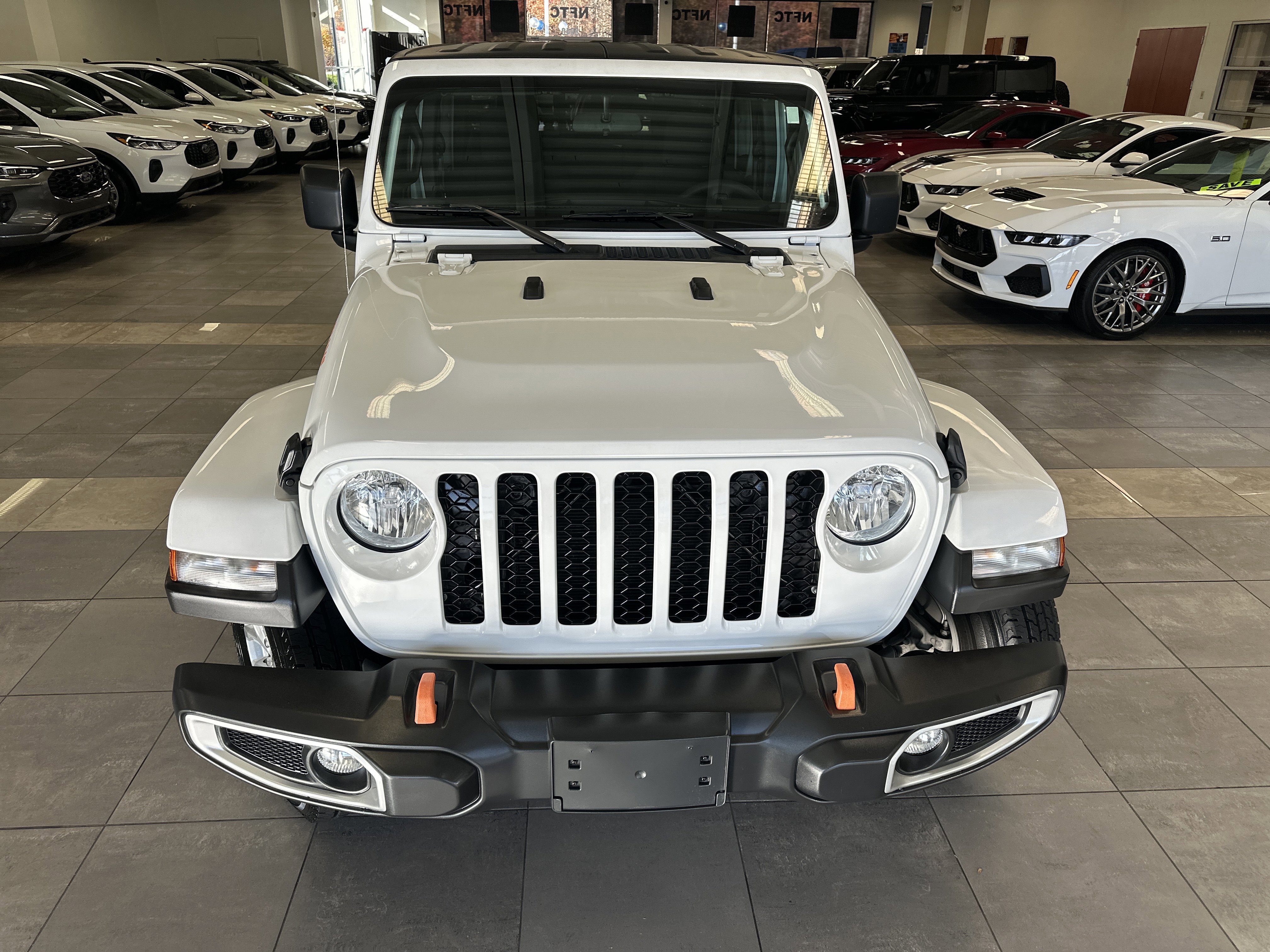 Used 2023 Jeep Gladiator Sport image 10