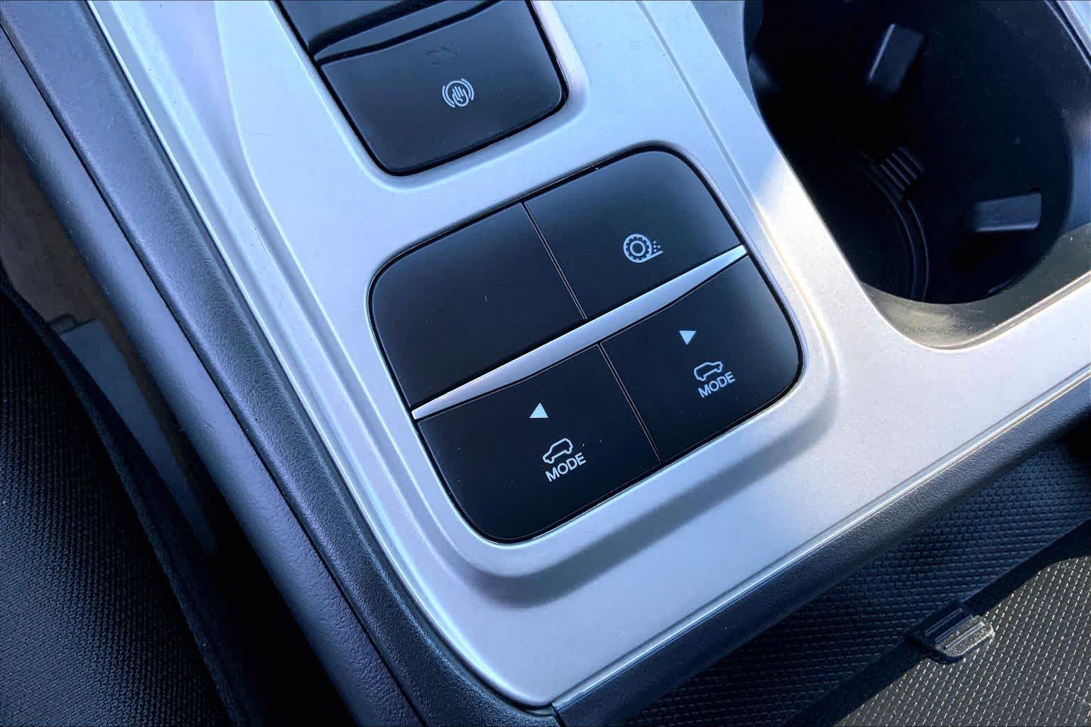 Certified 2022 Ford Explorer XLT RWD image 30