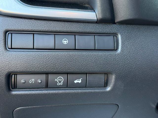 Used 2025 Nissan Rogue SV FWD image 20