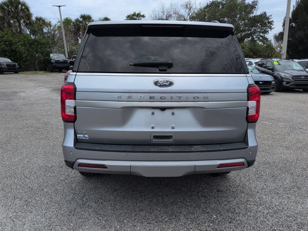 Certified 2024 Ford Expedition XLT RWD image 4
