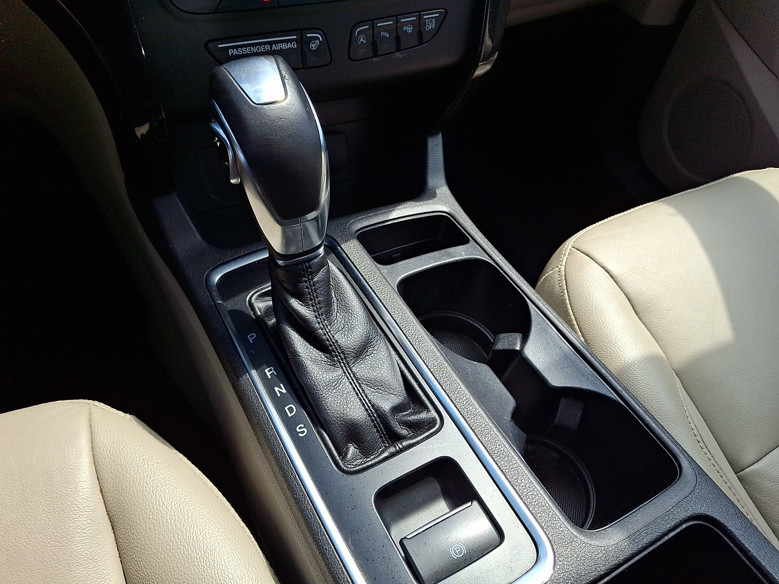 Certified 2019 Ford Escape Titanium AWD/4WD image 18