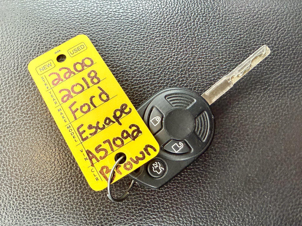 Certified 2018 Ford Escape SEL FWD image 31