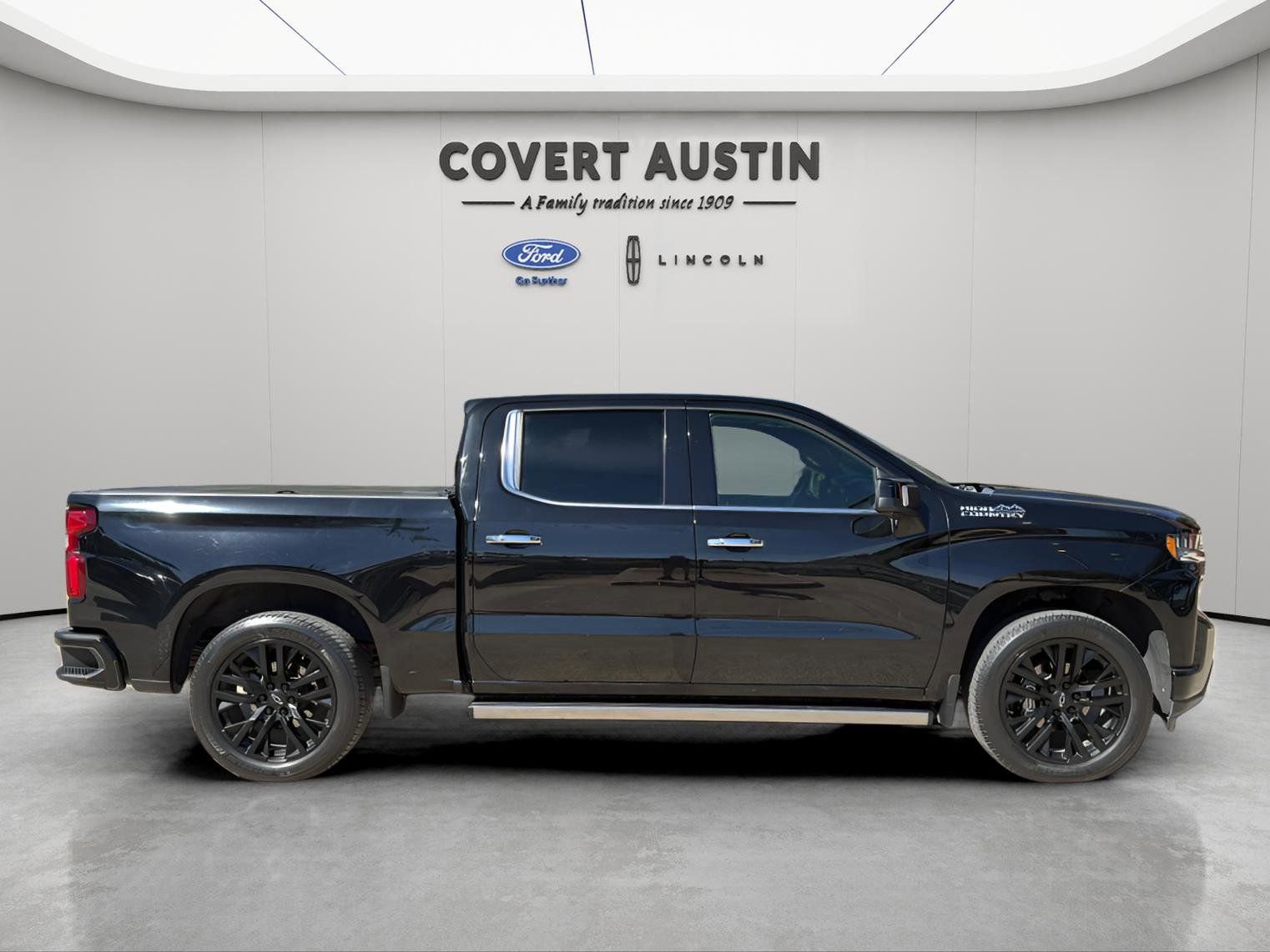 Used 2021 Chevrolet Silverado 1500 High Country w/ Technology Package image 6