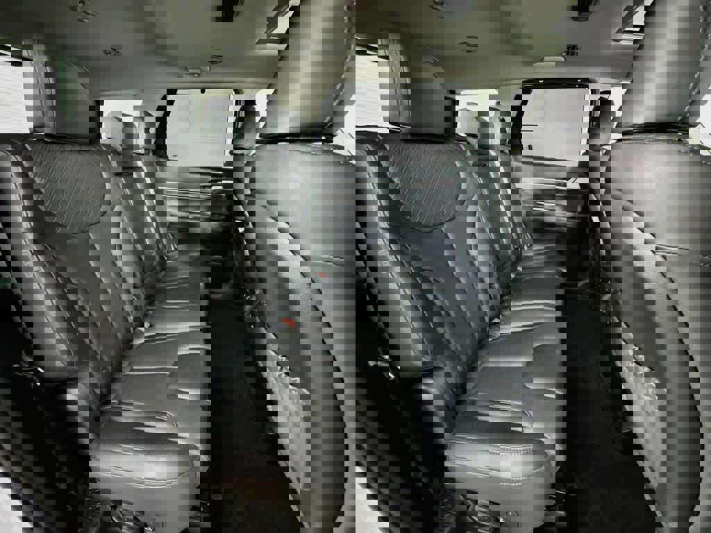 Used 2025 Hyundai Palisade SEL FWD image 32