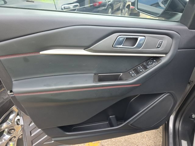 Certified 2025 Ford Explorer ST-Line AWD/4WD image 15