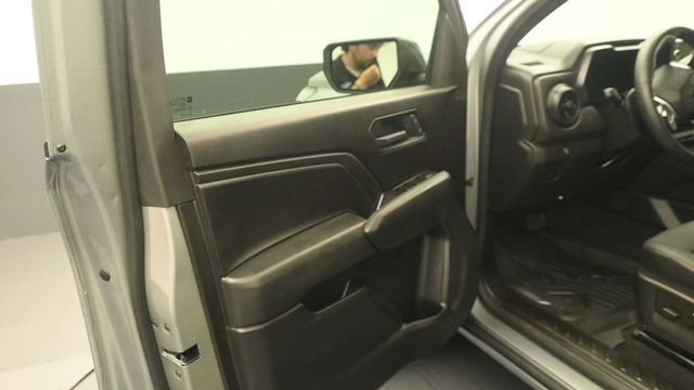 Used 2025 Chevrolet Colorado Trail Boss AWD/4WD image 13