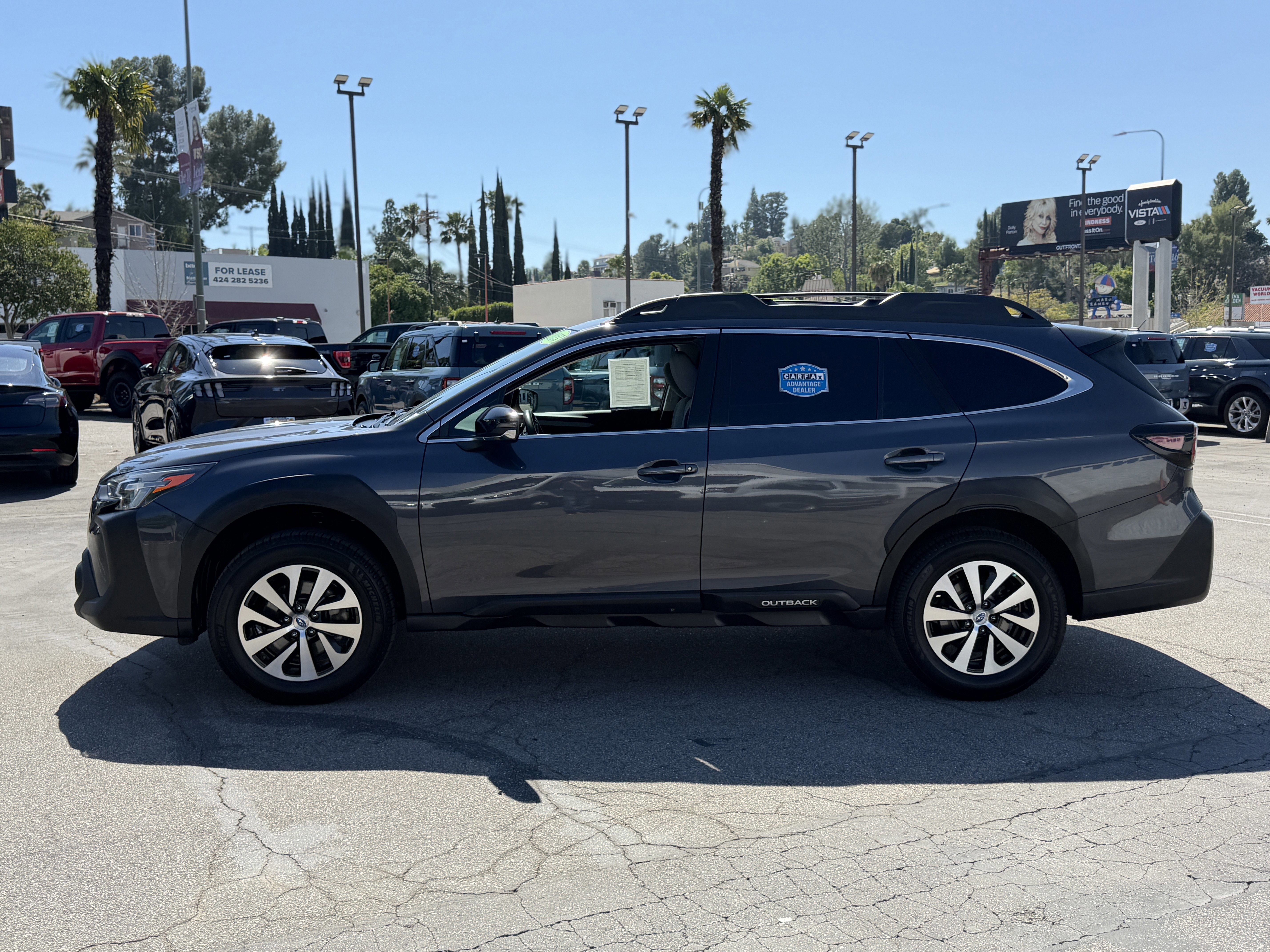 Used 2023 Subaru Outback Premium AWD/4WD image 2