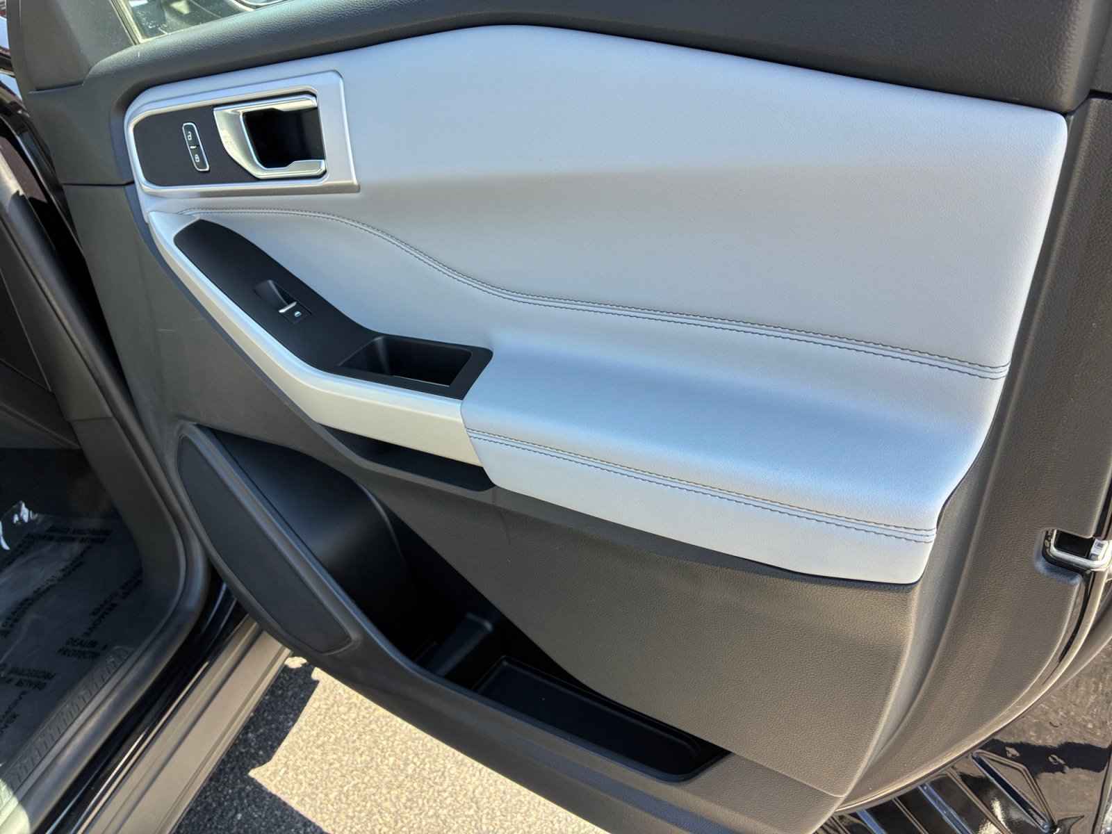 Certified 2021 Ford Explorer XLT w/ Equipment Group 202A image 16