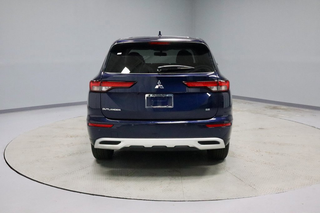 Used 2022 Mitsubishi Outlander SE image 4