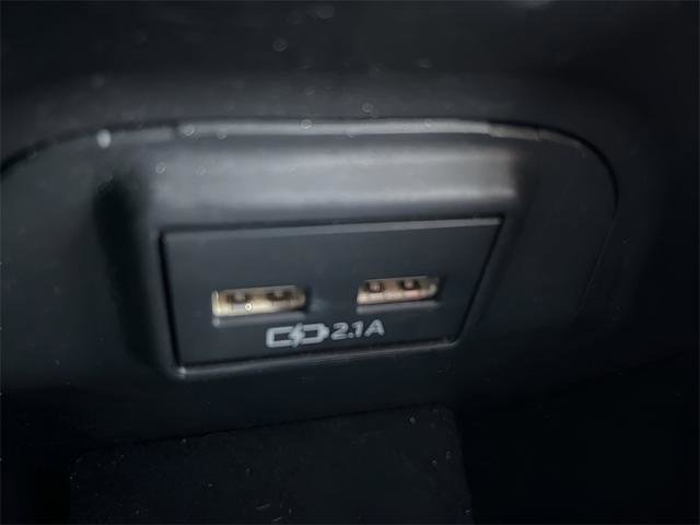 Used 2021 Toyota RAV4 XLE image 33