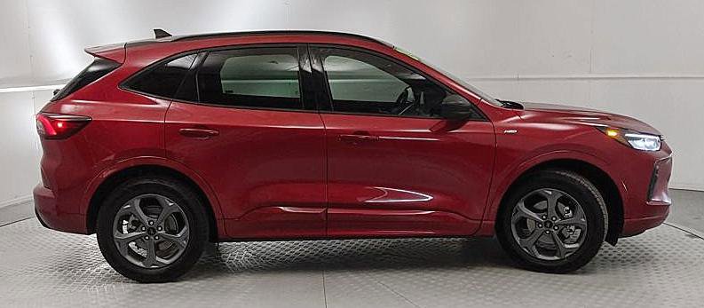 Certified 2024 Ford Escape ST-Line image 2