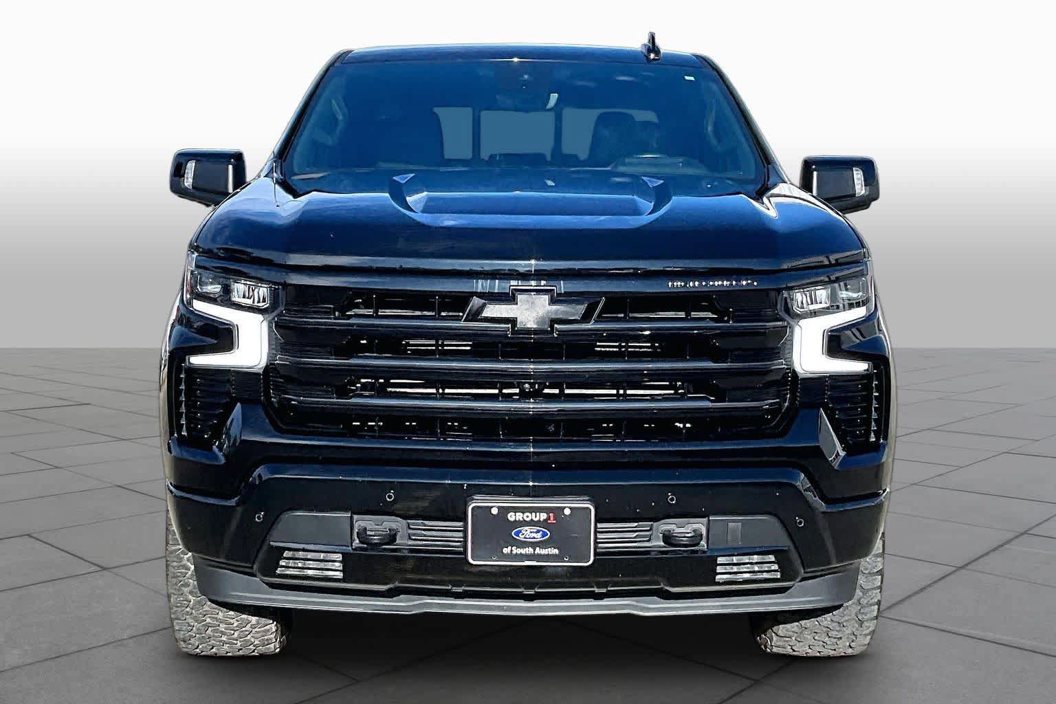 Used 2024 Chevrolet Silverado 1500 High Country w/ Midnight Edition AWD/4WD image 4