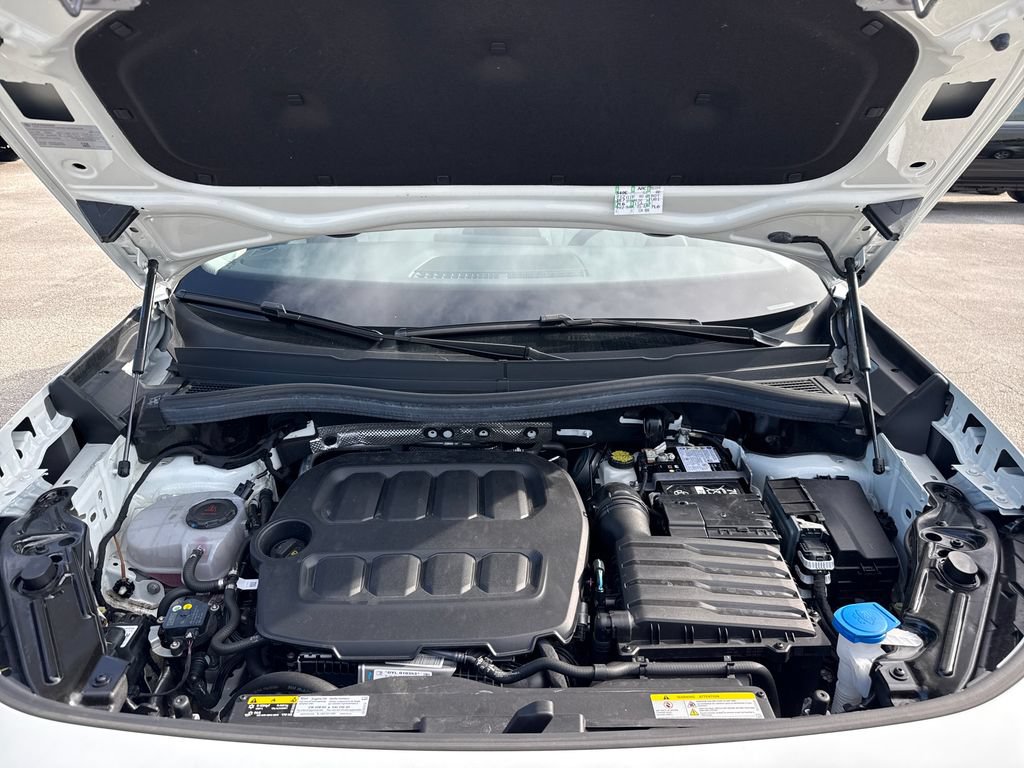Used 2025 Volkswagen Tiguan SE FWD image 26