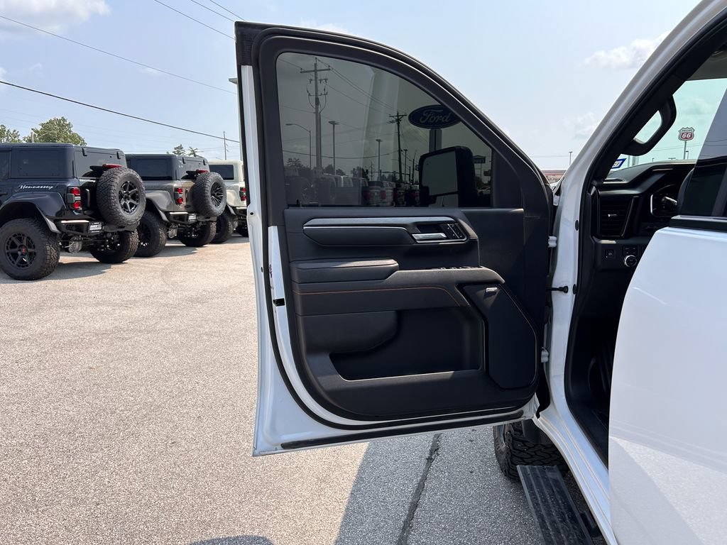 Used 2025 GMC Sierra 2500 AT4 w/ AT4 Premium Plus Package AWD/4WD image 14