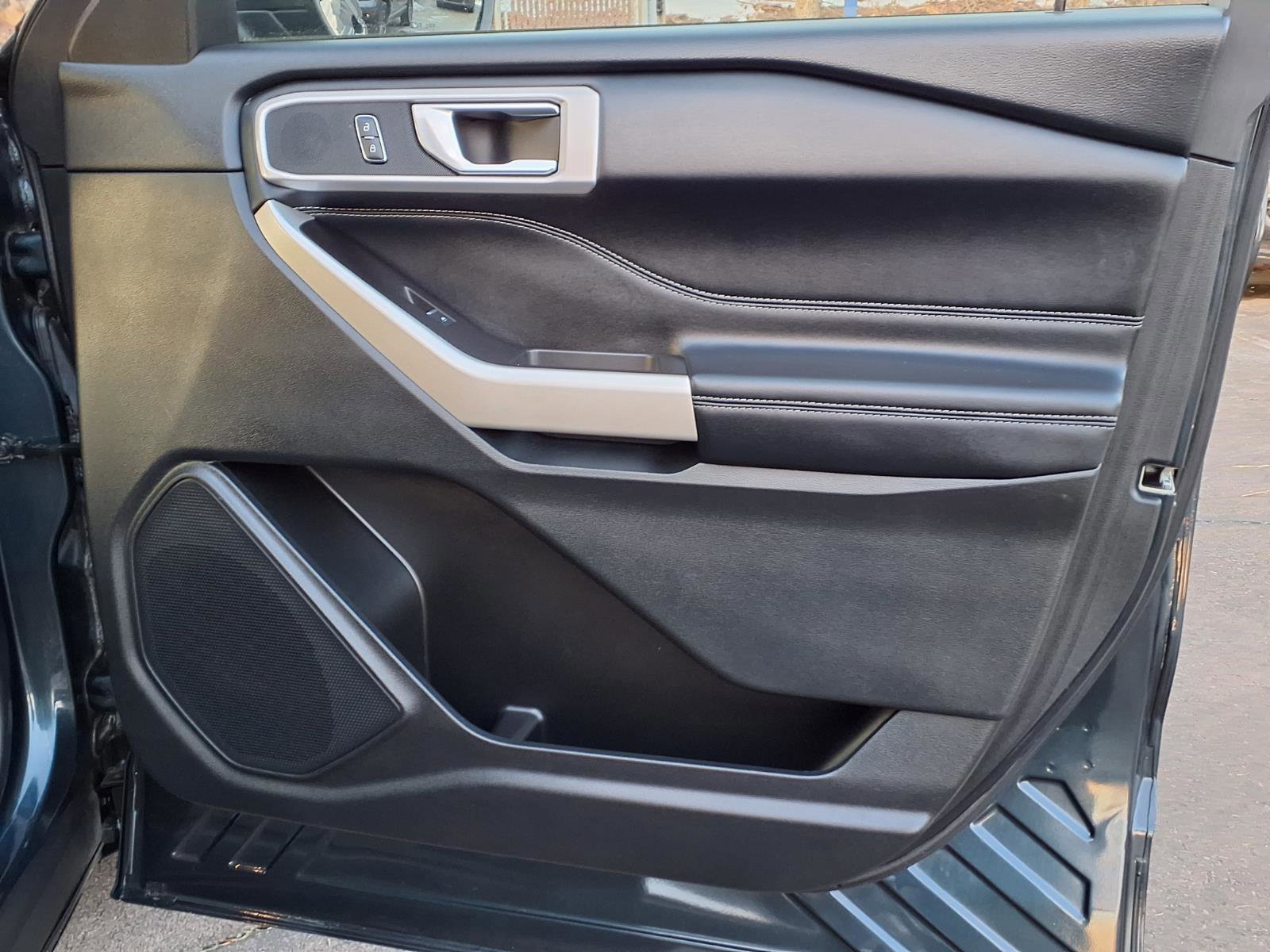 Certified 2022 Ford Explorer XLT w/ Equipment Group 202A image 12