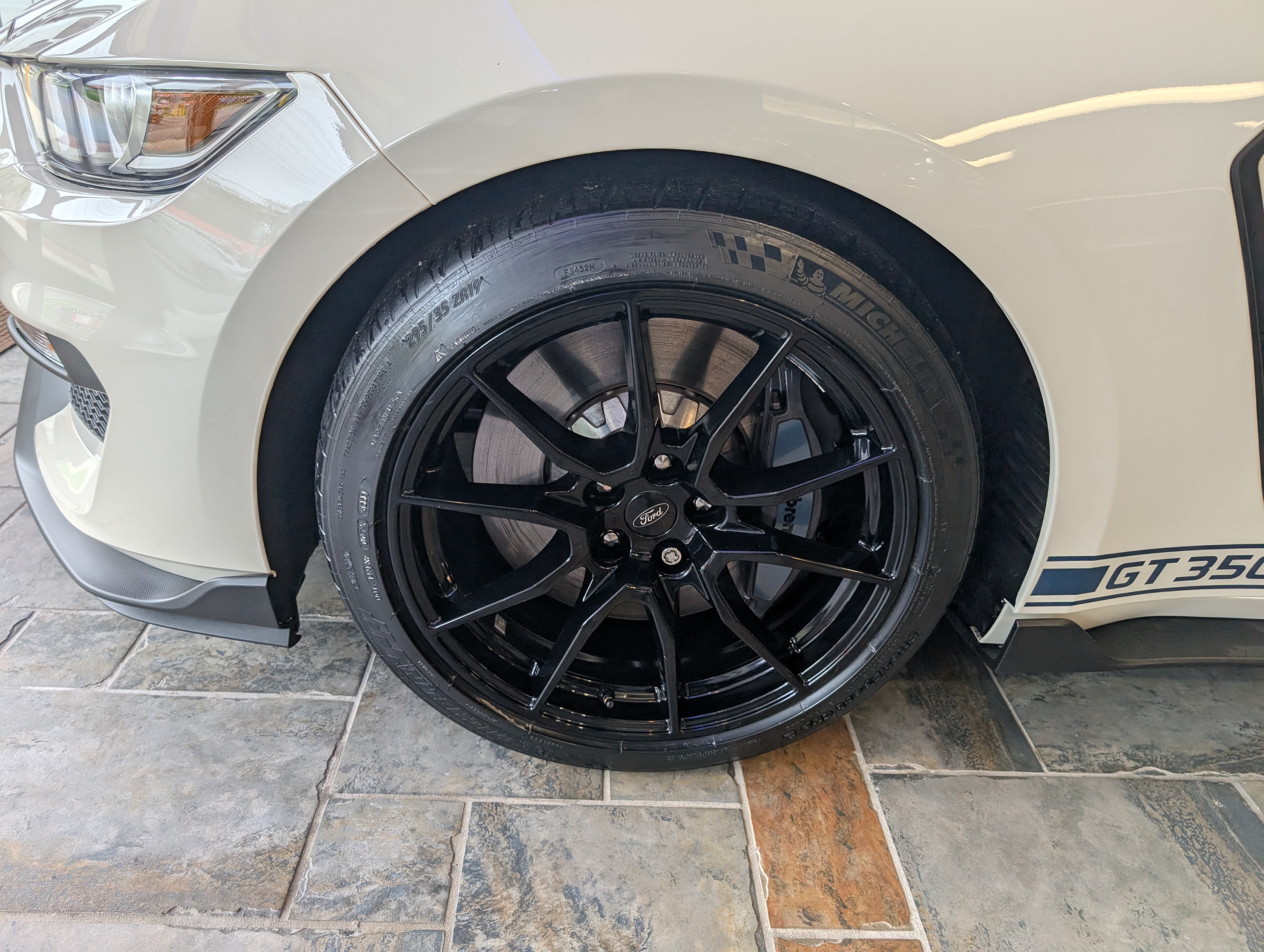 Certified 2020 Ford Mustang Shelby GT350 w/ Technology Package RWD image 7