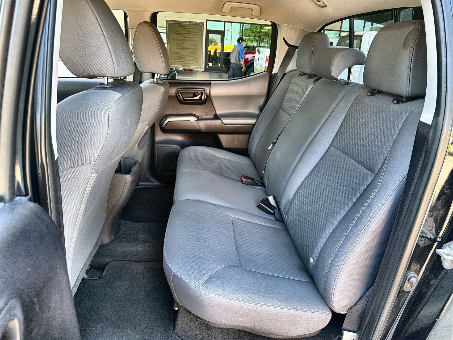 Used 2020 Toyota Tacoma SR5 RWD image 21