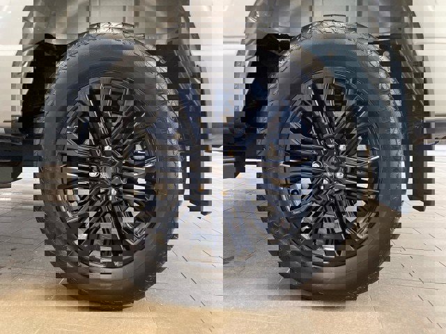 Certified 2025 Ford F150 Lariat w/ Equipment Group 502A High image 31