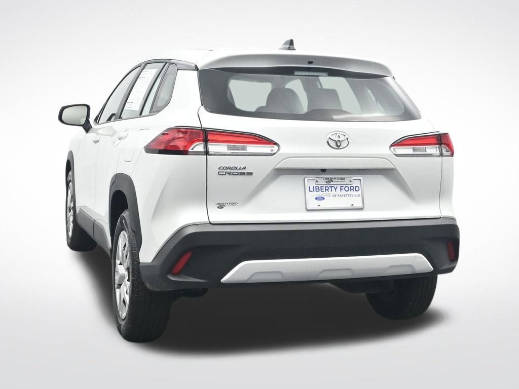 Used 2025 Toyota Corolla Cross L FWD image 9