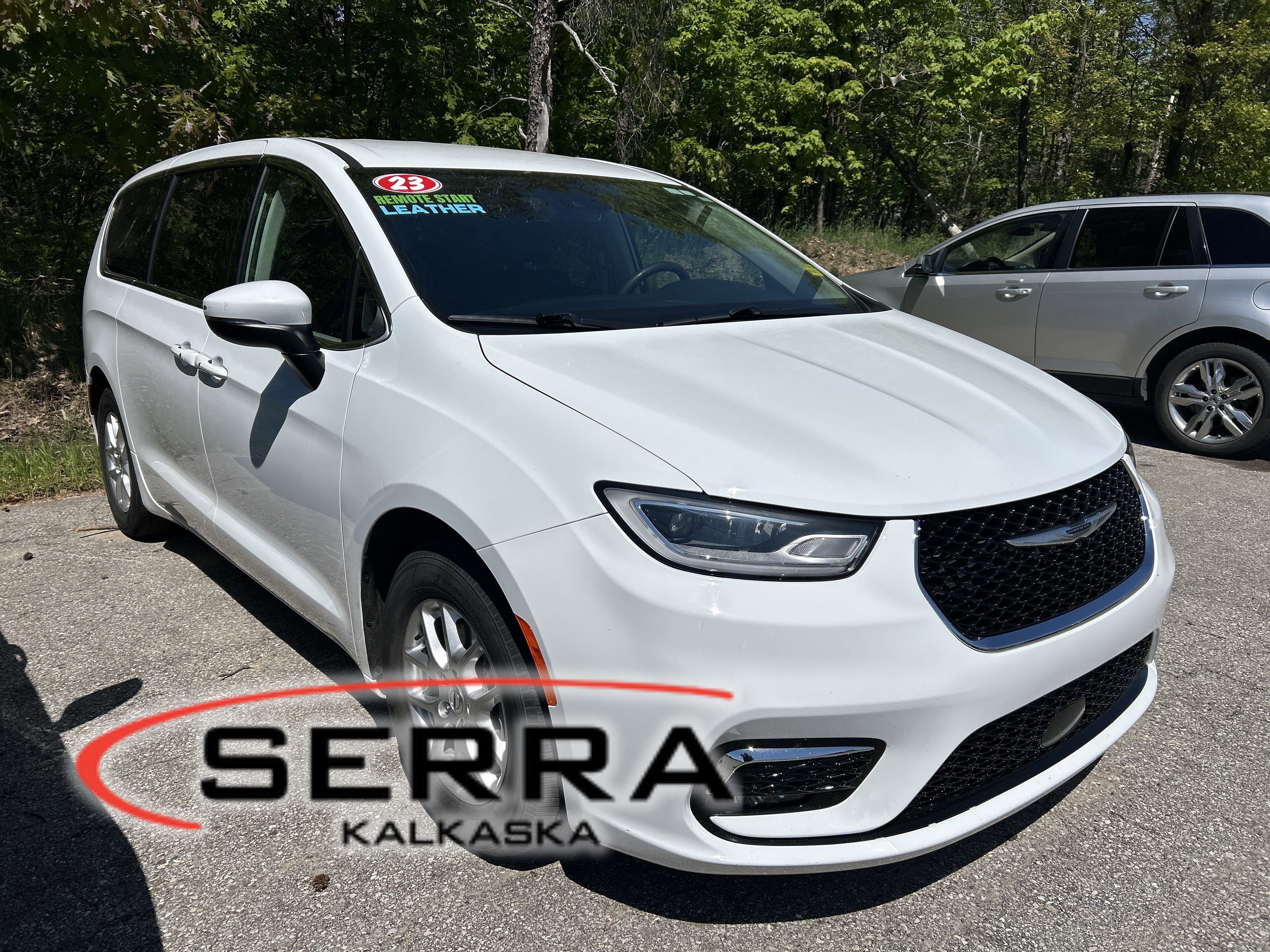 Used 2023 Chrysler Pacifica Touring-L FWD video 1