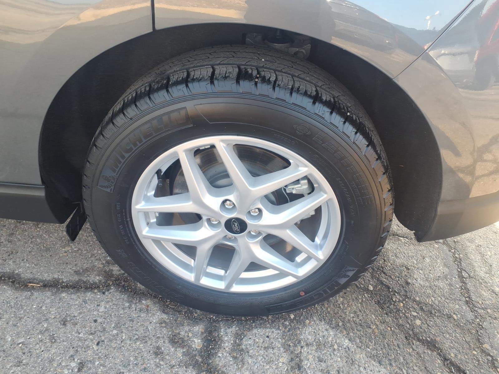 Certified 2024 Ford Edge SEL w/ Convenience Package AWD/4WD image 8