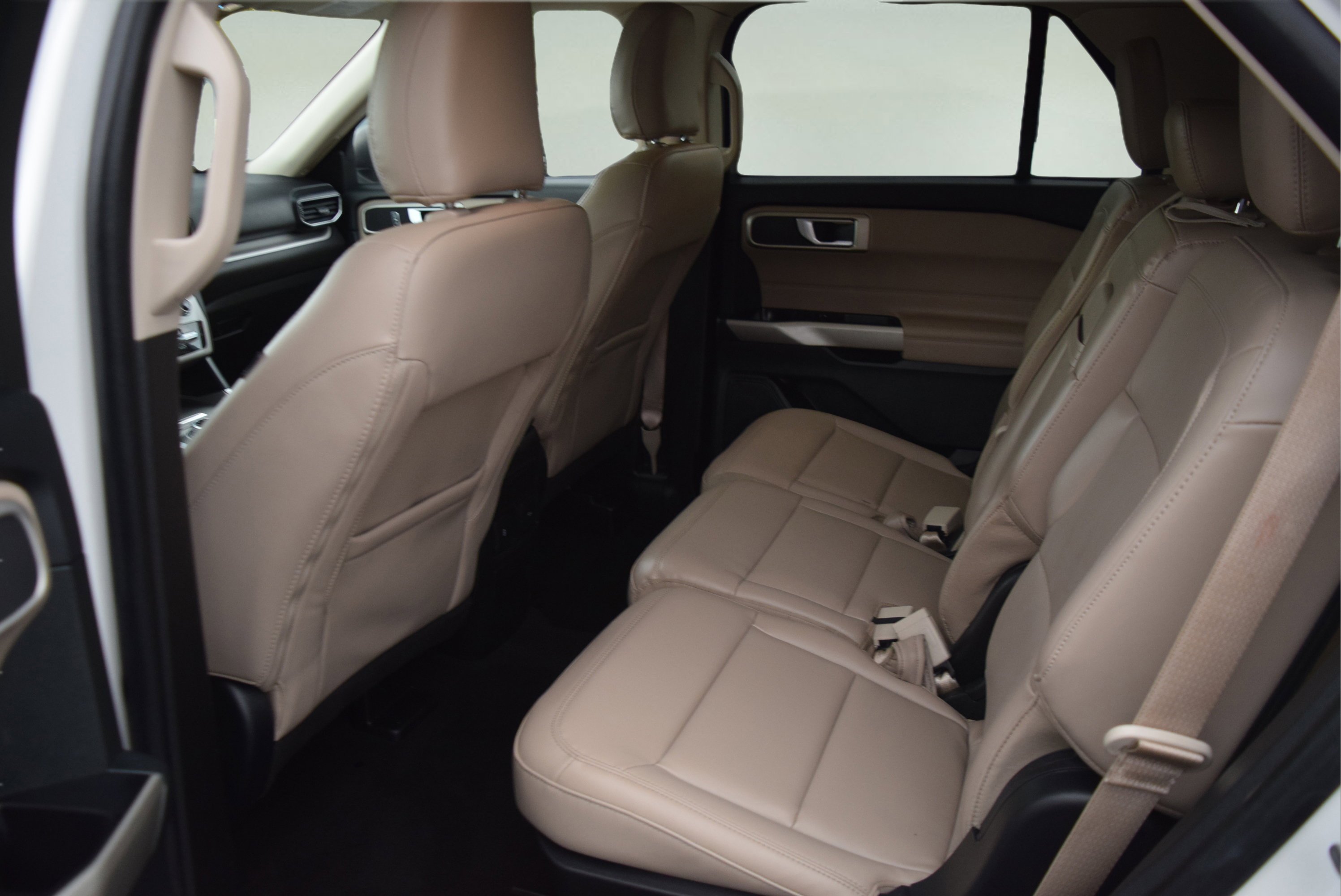 Certified 2023 Ford Explorer XLT w/ Equipment Group 202A image 8