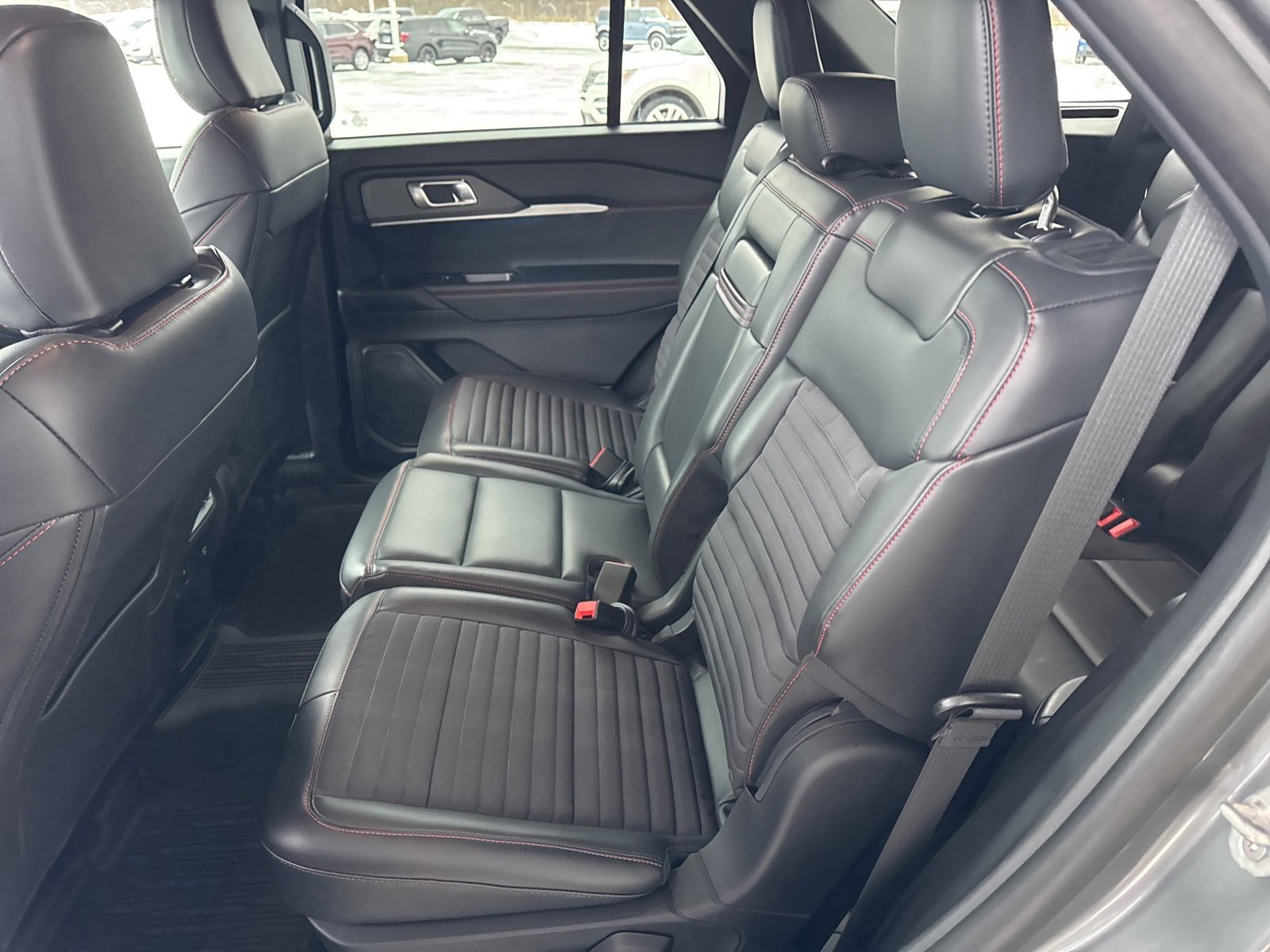 Certified 2025 Ford Explorer ST-Line w/ Premium Package image 38