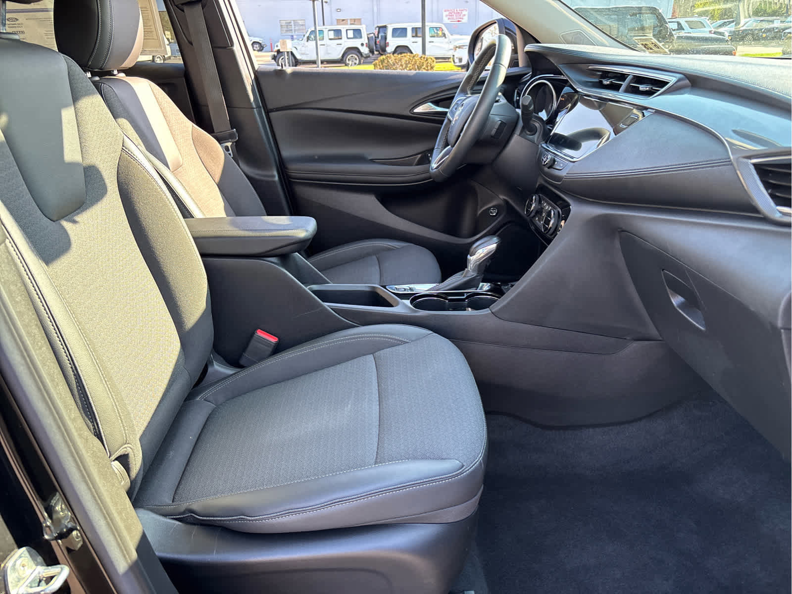 Used 2023 Buick Encore GX Select w/ Sport Touring Package image 27