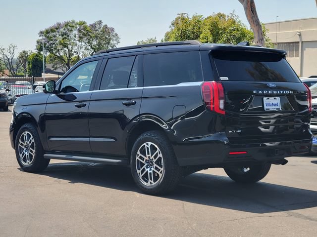 Certified 2025 Ford Expedition Active AWD/4WD image 2