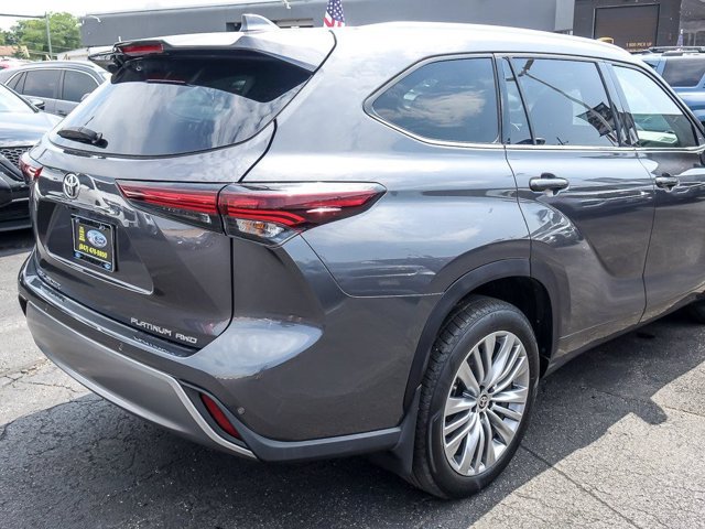Used 2024 Toyota Highlander Platinum AWD/4WD image 9