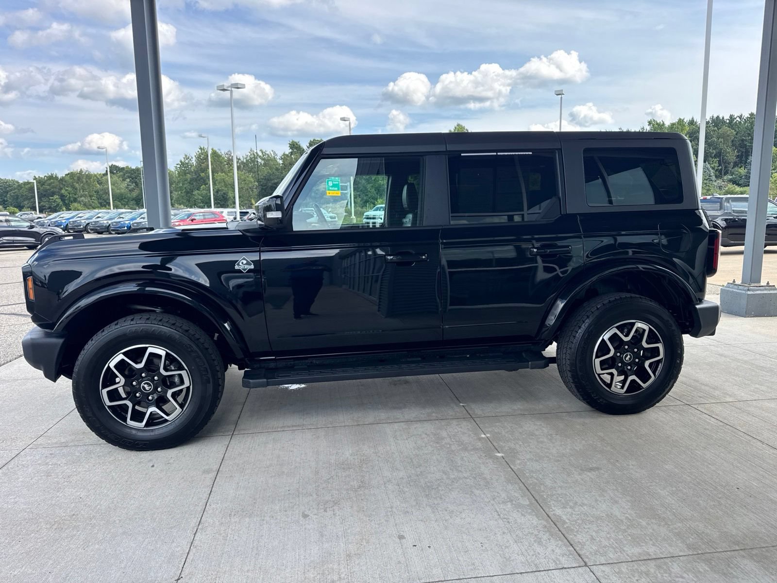 Certified 2024 Ford Bronco Outer Banks AWD/4WD image 4