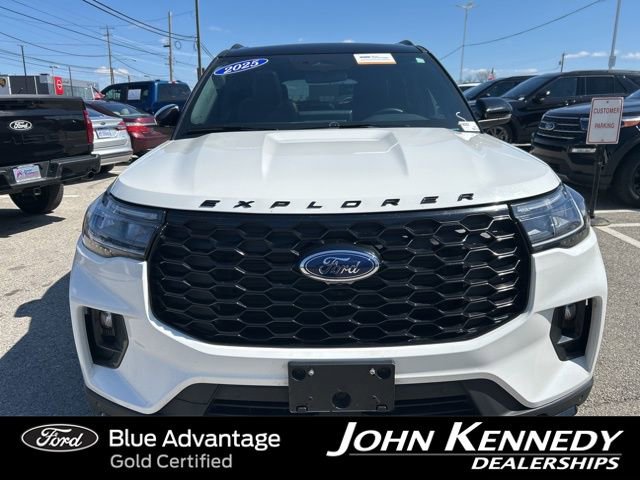 Certified 2025 Ford Explorer ST-Line w/ Premium Package AWD/4WD image 4