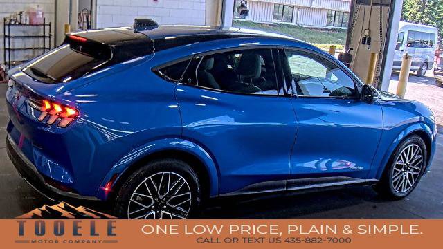 Certified 2025 Ford Mustang Mach-E Premium AWD/4WD image 1