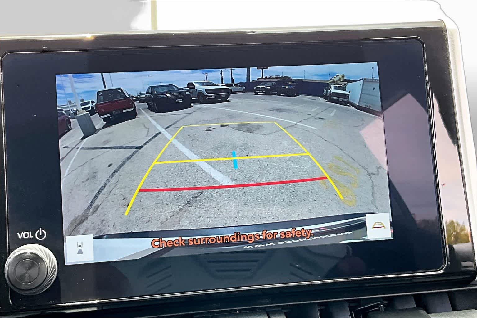 Used 2025 Toyota RAV4 XLE FWD image 25