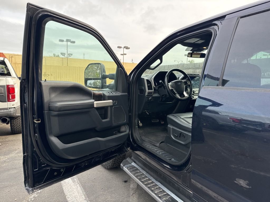 Certified 2022 Ford F350 Lariat w/ Lariat Value Package image 4