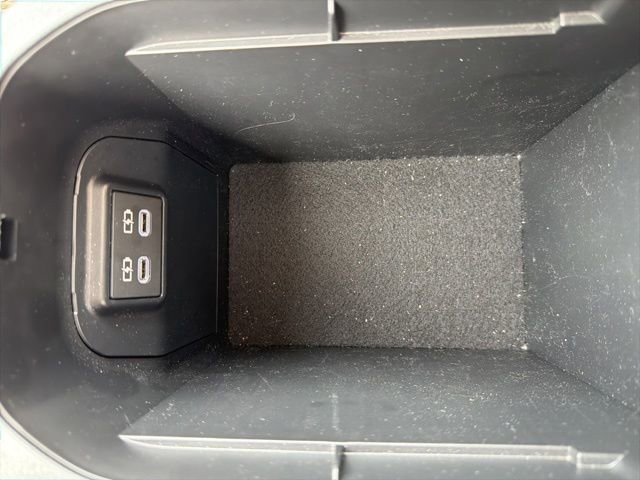 Used 2025 Toyota RAV4 XLE Premium w/ Weather Package AWD/4WD image 39