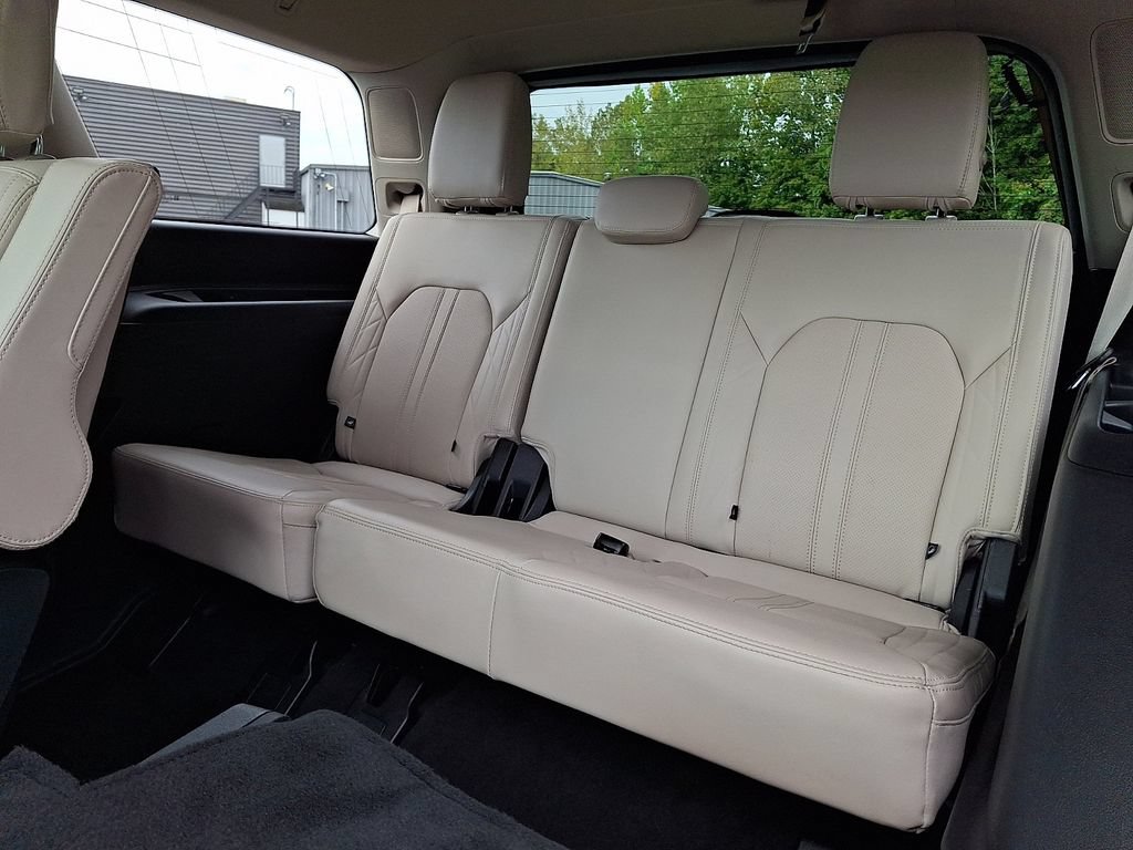 Certified 2024 Ford Expedition Platinum AWD/4WD image 12