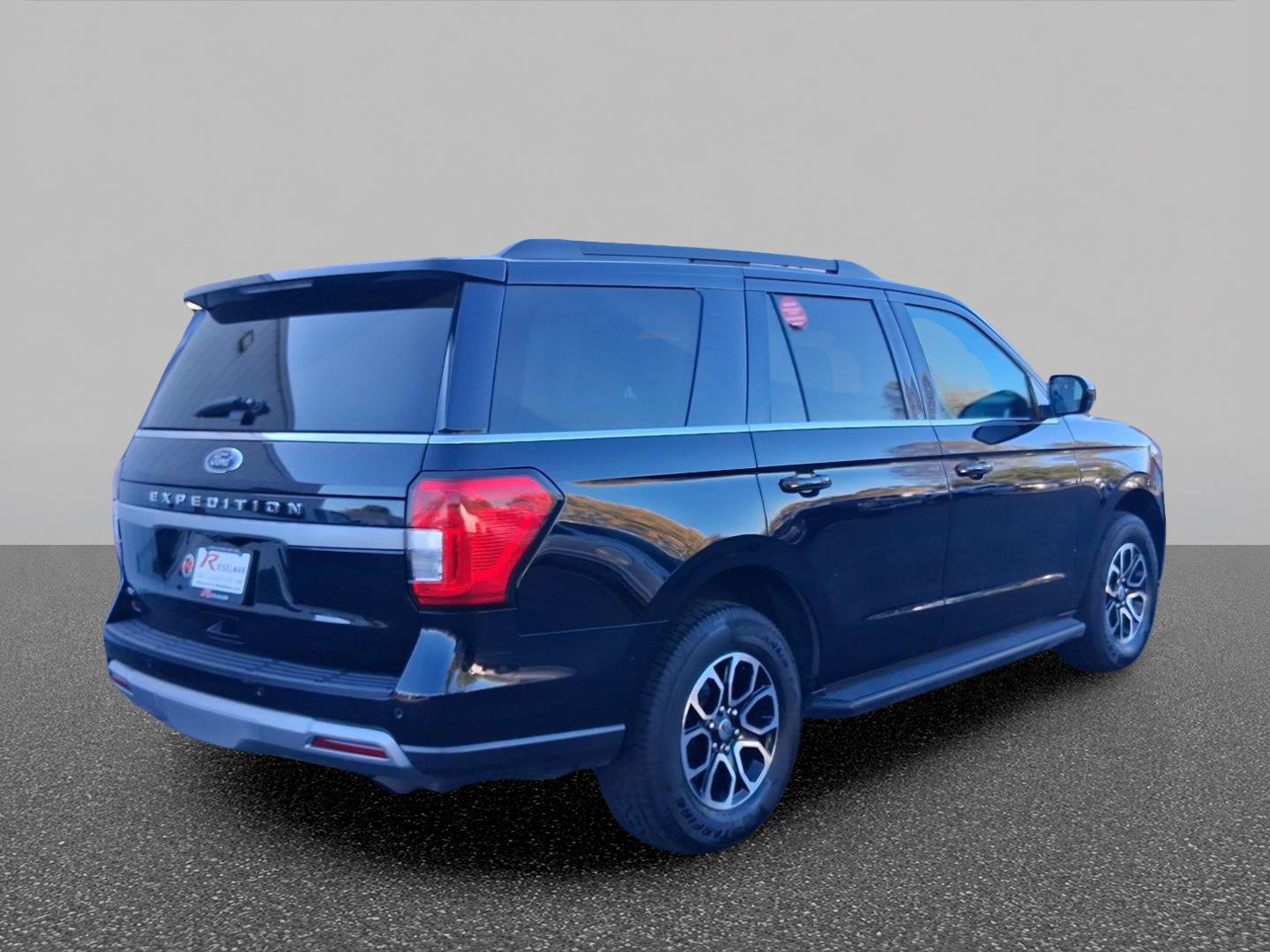 Certified 2024 Ford Expedition XLT AWD/4WD image 5
