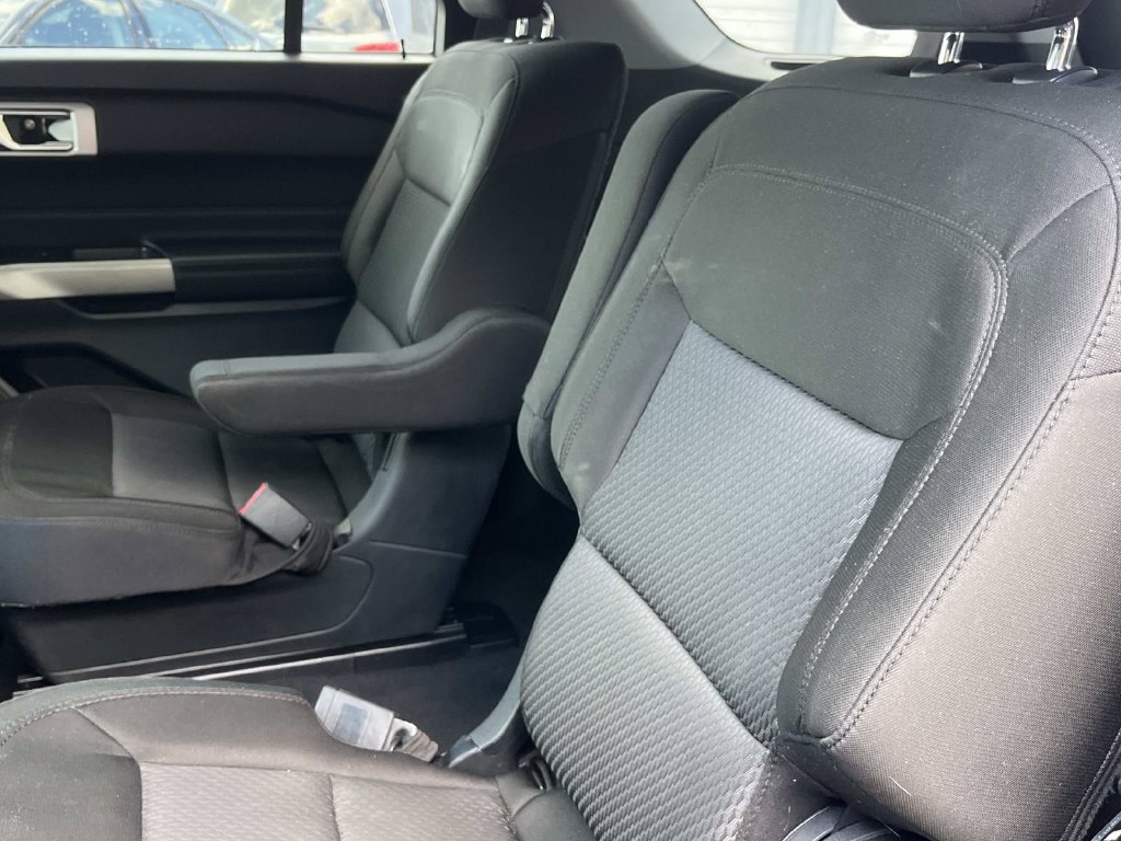 Certified 2022 Ford Explorer XLT RWD image 26