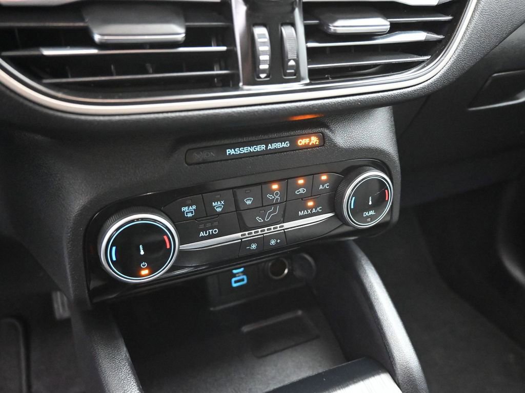 Certified 2022 Ford Escape SE w/ SE Sport Appearance Package image 49