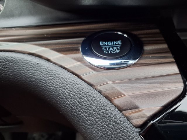 Certified 2022 Ford Explorer Limited w/ Hybrid Equipment Group 310A AWD/4WD image 9