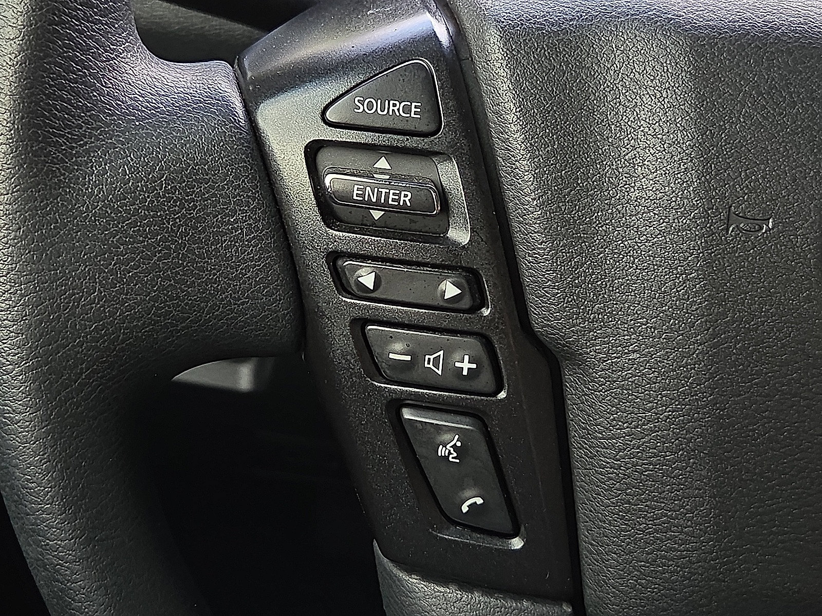 Used 2023 Nissan Frontier SV AWD/4WD image 18