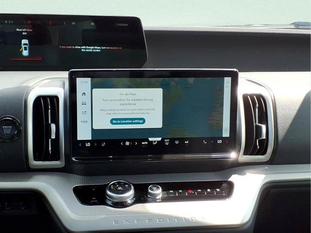 Certified 2025 Ford Expedition Active AWD/4WD image 12