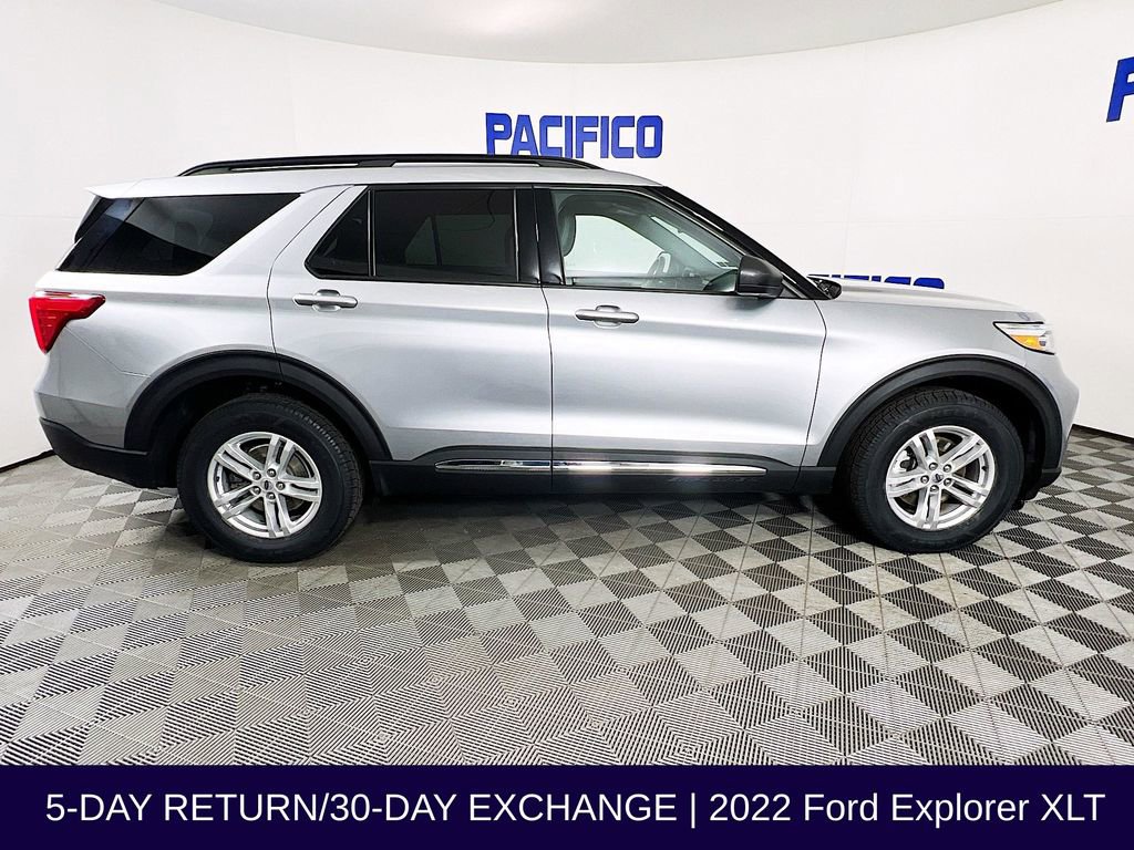 Certified 2022 Ford Explorer XLT w/ Equipment Group 202A AWD/4WD image 9