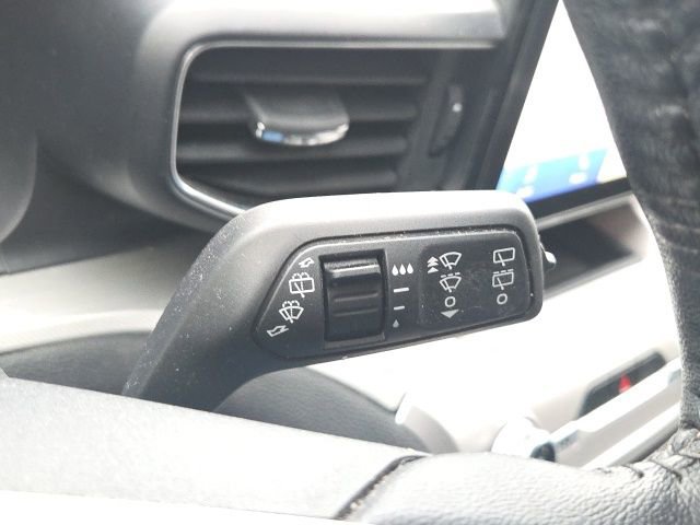 Certified 2022 Ford Explorer XLT w/ Equipment Group 202A image 43