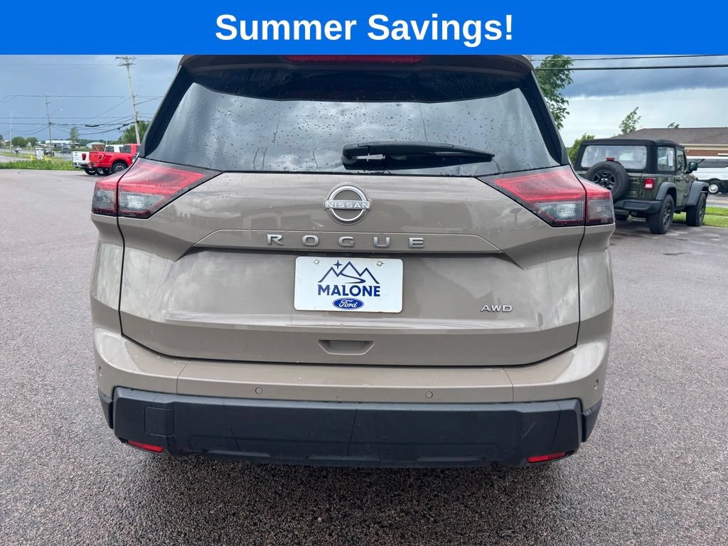 Used 2025 Nissan Rogue SV AWD/4WD image 5